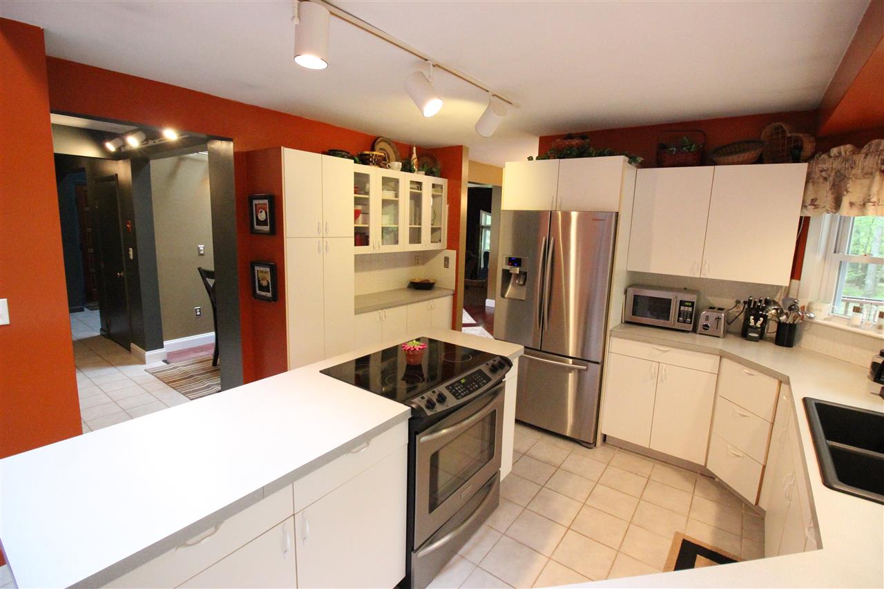 2 Terracewood Road Londonderry, NH 03053 - Photo 12 of 40