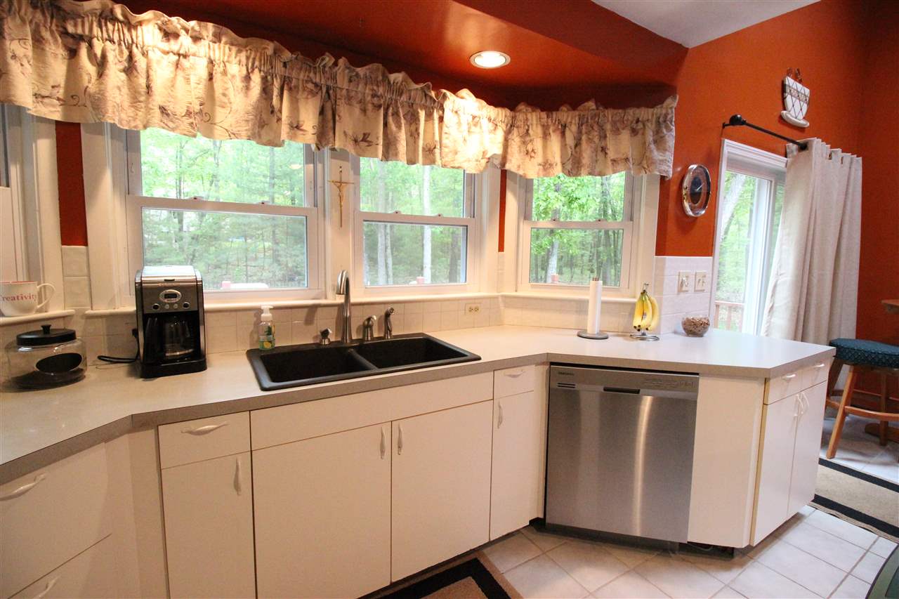 2 Terracewood Road Londonderry, NH 03053 - Photo 14 of 40