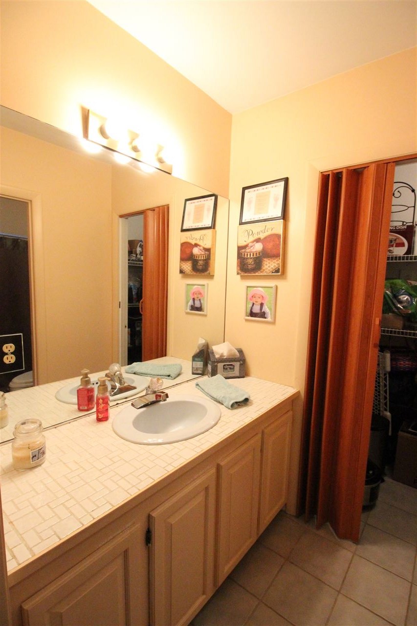 2 Terracewood Road Londonderry, NH 03053 - Photo 25 of 40