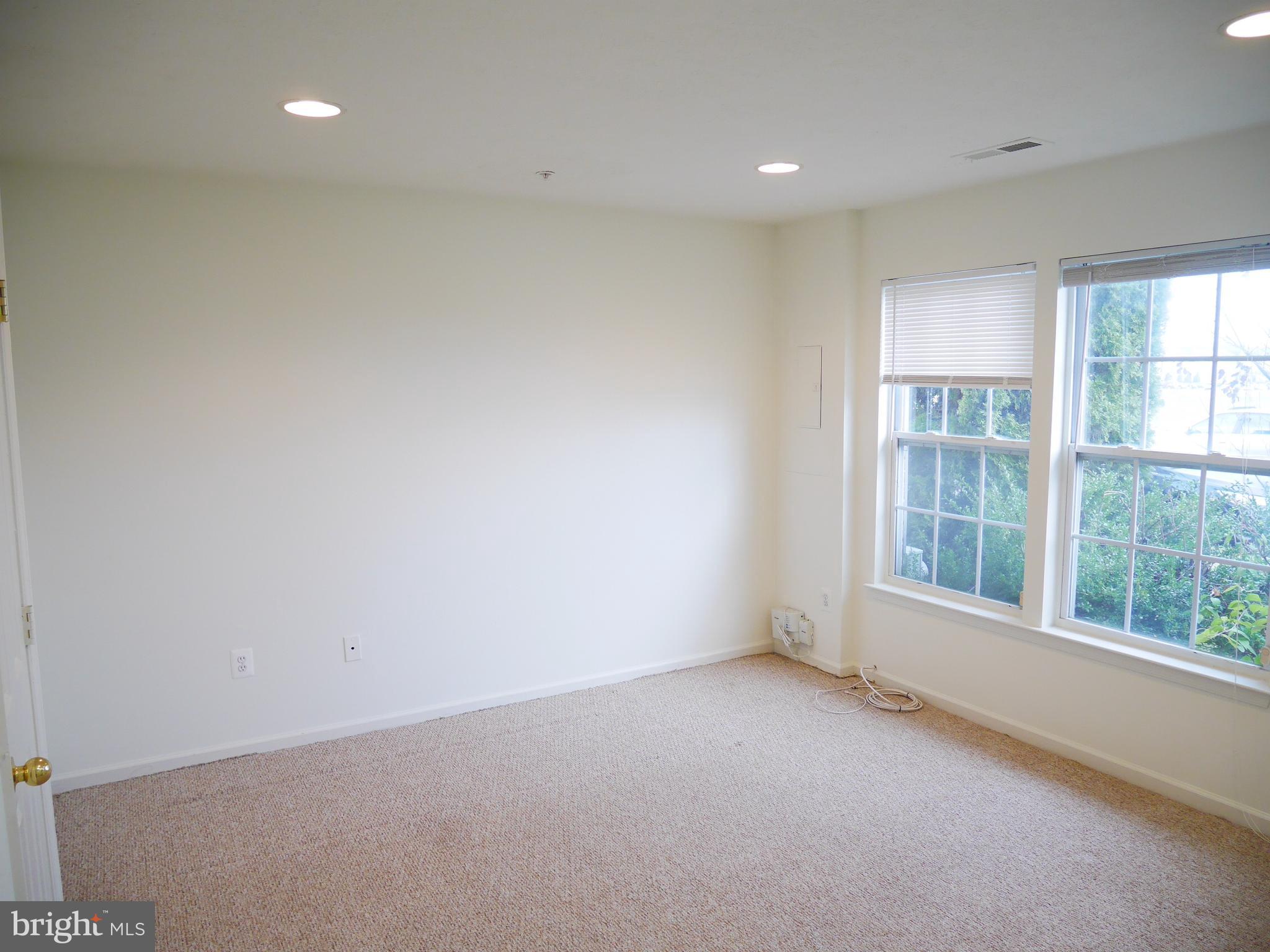 910 Lowe Road Baltimore, MD 21220 - Photo 14 of 17
