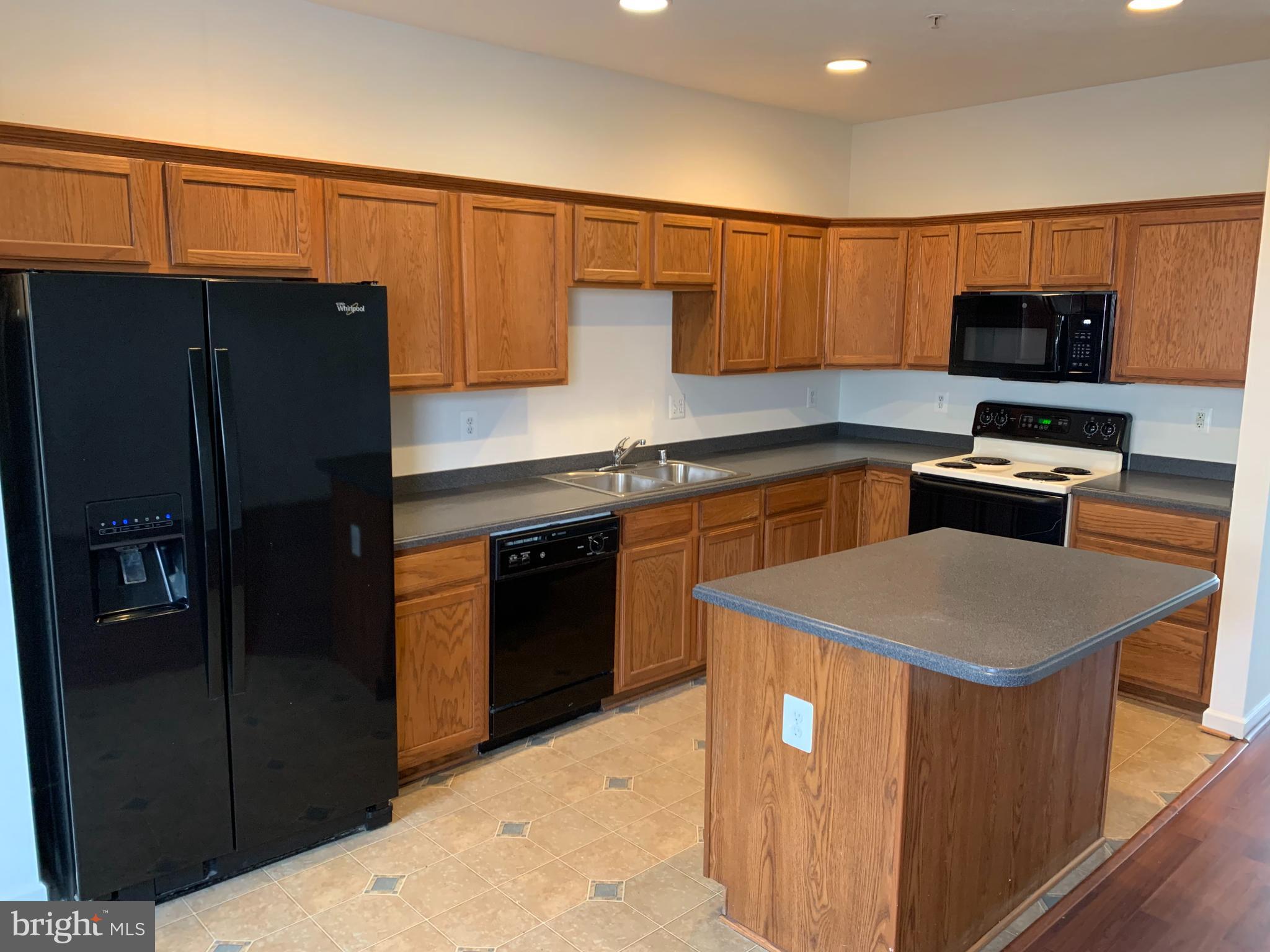 910 Lowe Road Baltimore, MD 21220 - Photo 4 of 17