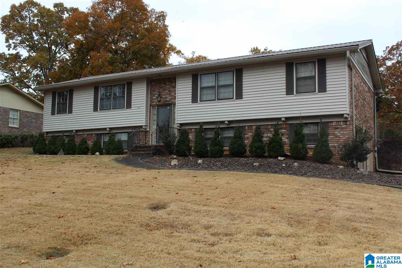 811 Woodridge Road Bessemer, AL 35022 - Photo 3 of 33