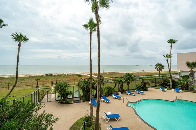 $1,950 | 4000 Surfside Boulevard, Unit 206, Corpus Christi, TX 78402