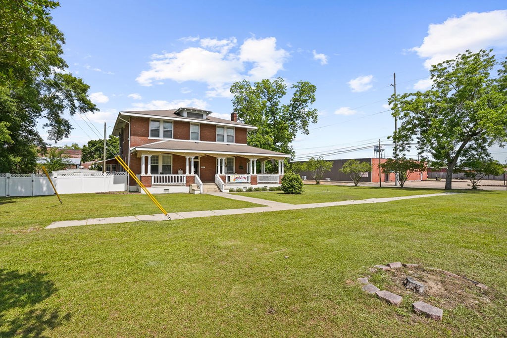 307 South Academy Street Geneva, AL 36340 - Photo 5 of 76