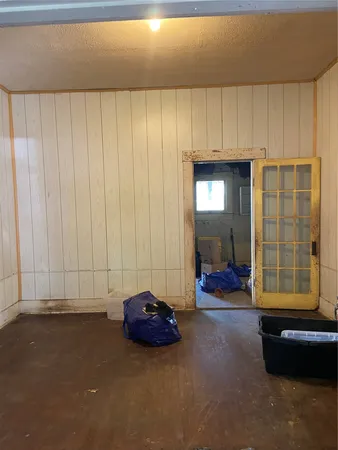 a view of livingroom with furniture