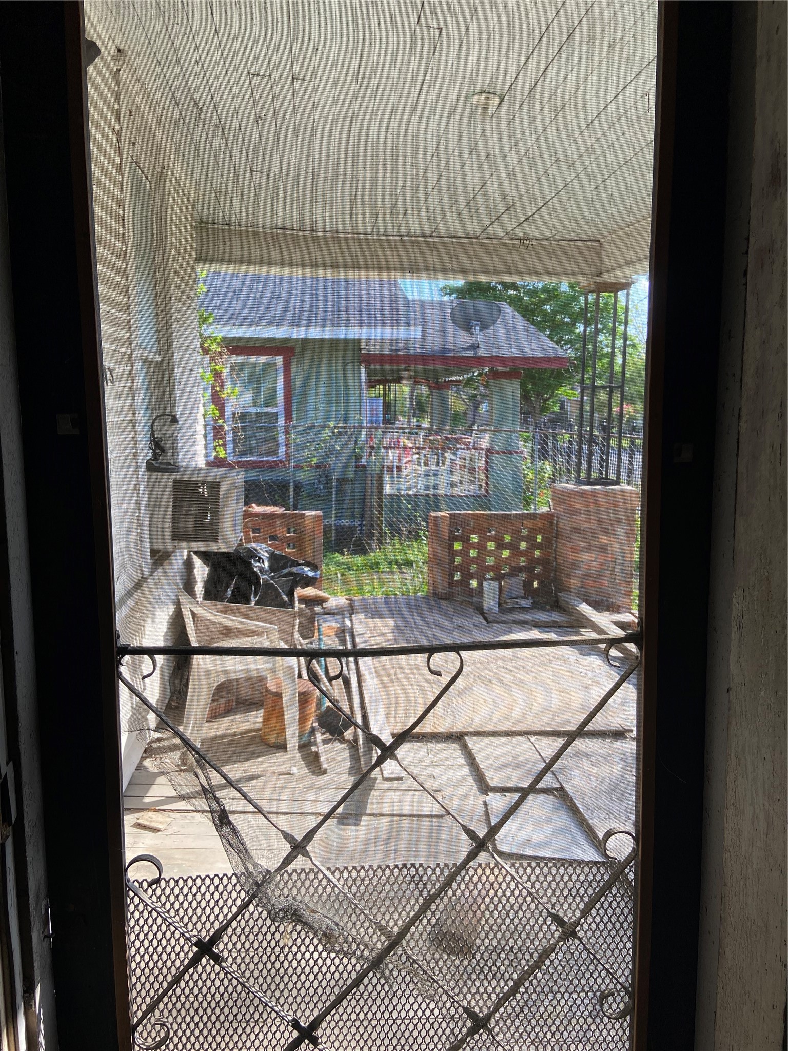 213 Hunt Street Houston, TX 77003 - Photo 3 of 16