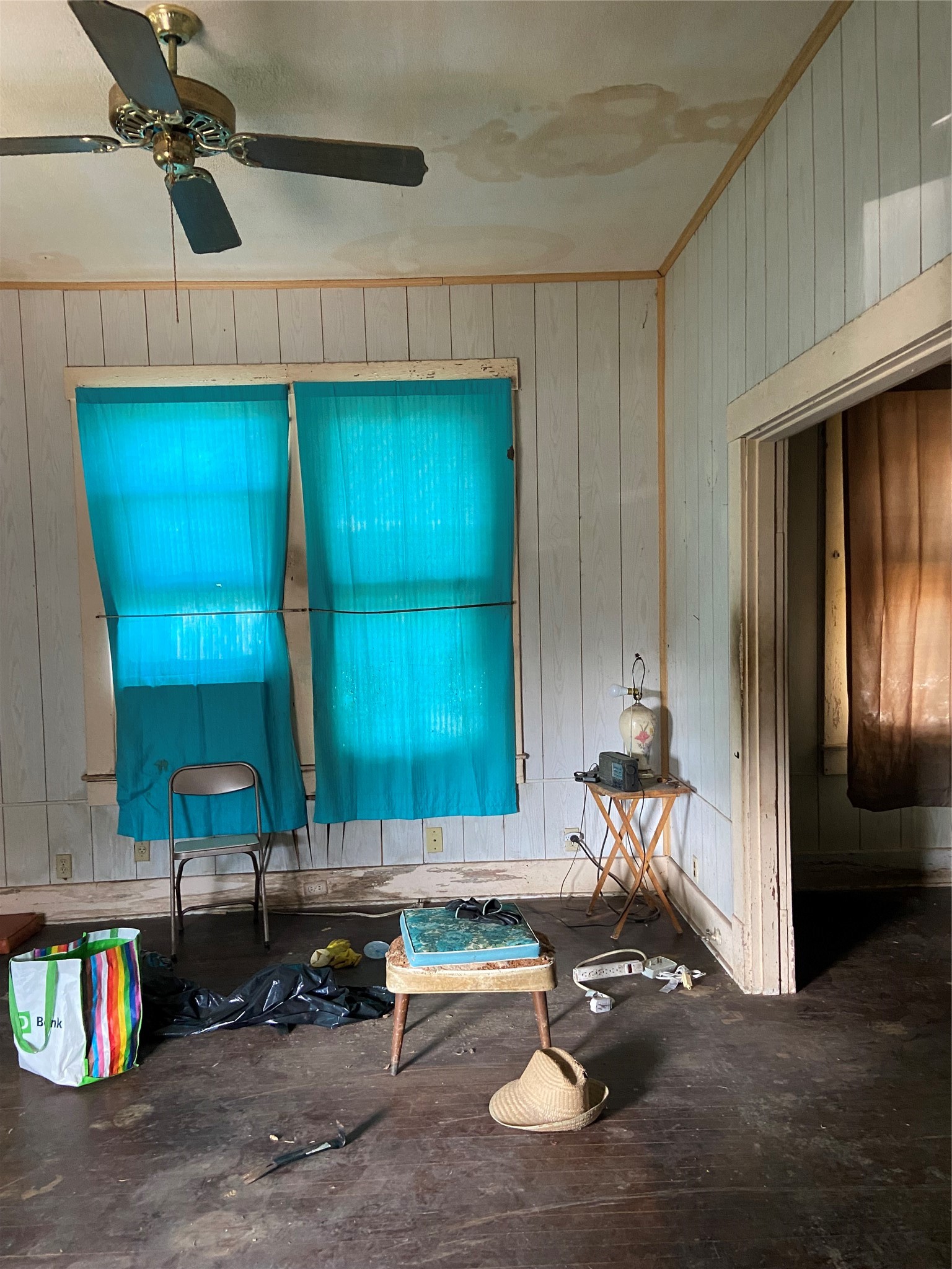 213 Hunt Street Houston, TX 77003 - Photo 6 of 16 Living Room
