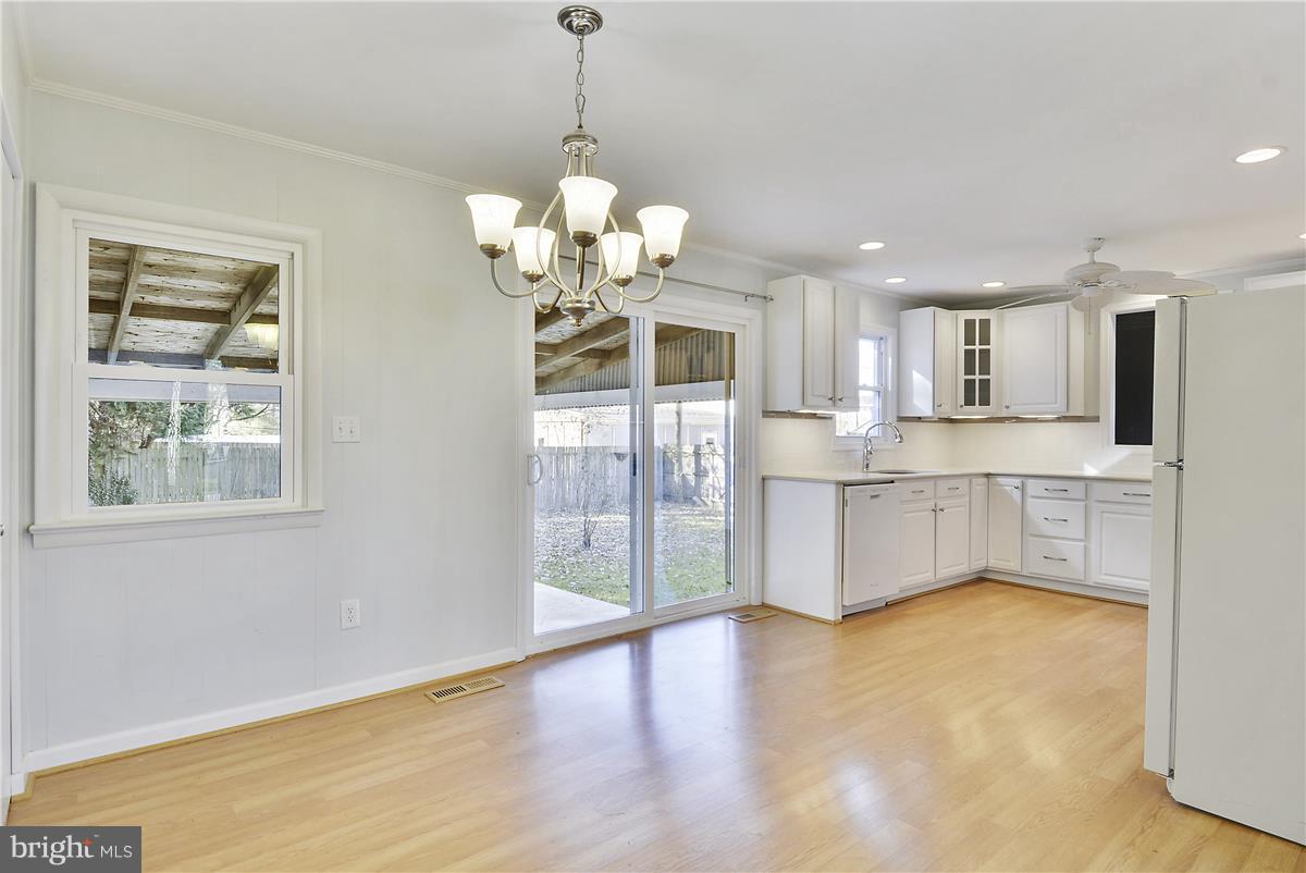 3 Park Avenue Ridgely, MD 21660 - Photo 4 of 16 Kitchen w/sliding door to back covered patio