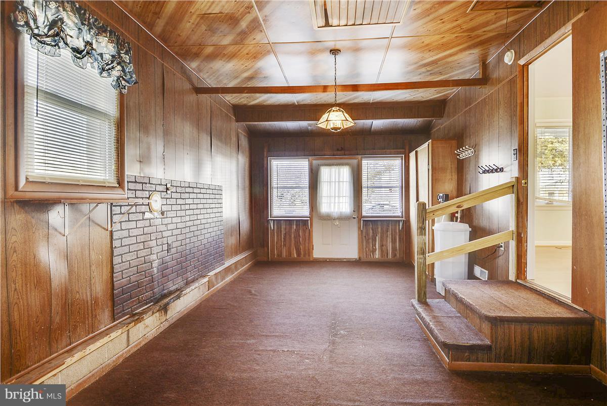 3 Park Avenue Ridgely, MD 21660 - Photo 7 of 16 Family Room