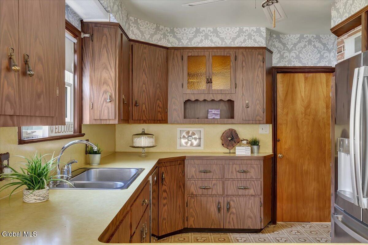 356 East Campbell Road Schenectady, NY 12303 - Photo 12 of 41 13-IMG_4037
