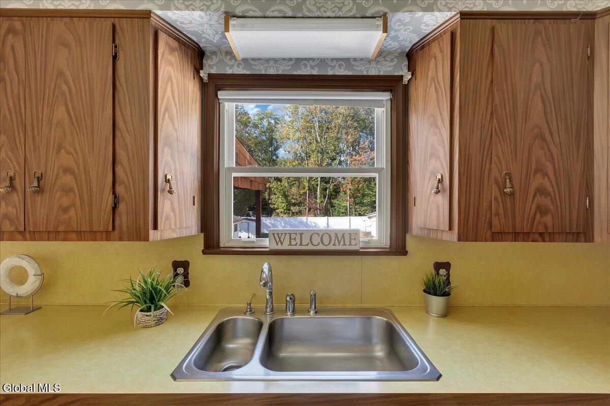 356 East Campbell Road Schenectady, NY 12303 - Photo 15 of 41 16-IMG_4075