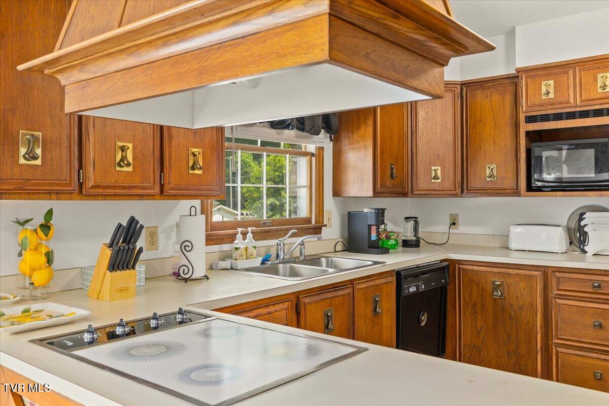 1012 South Gate Drive Elizabethton, TN 37643 - Photo 14 of 58 16-128A0834