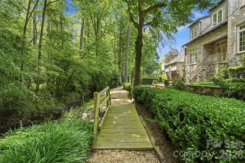 $1,525,000 | 2418 La Maison Drive, Charlotte, NC 28226