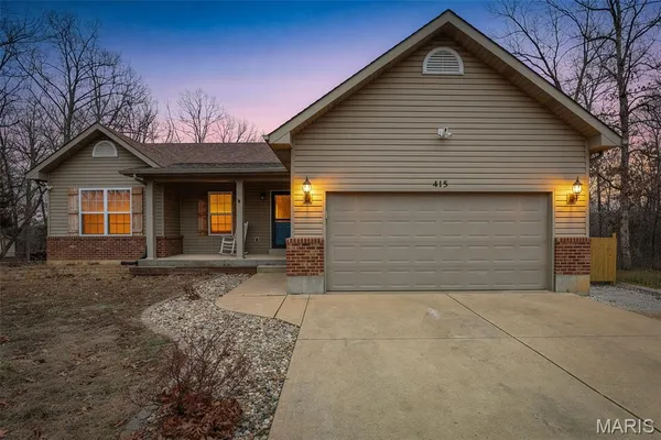 $349,000 | 415 Saratoga Drive, De Soto, MO 63020