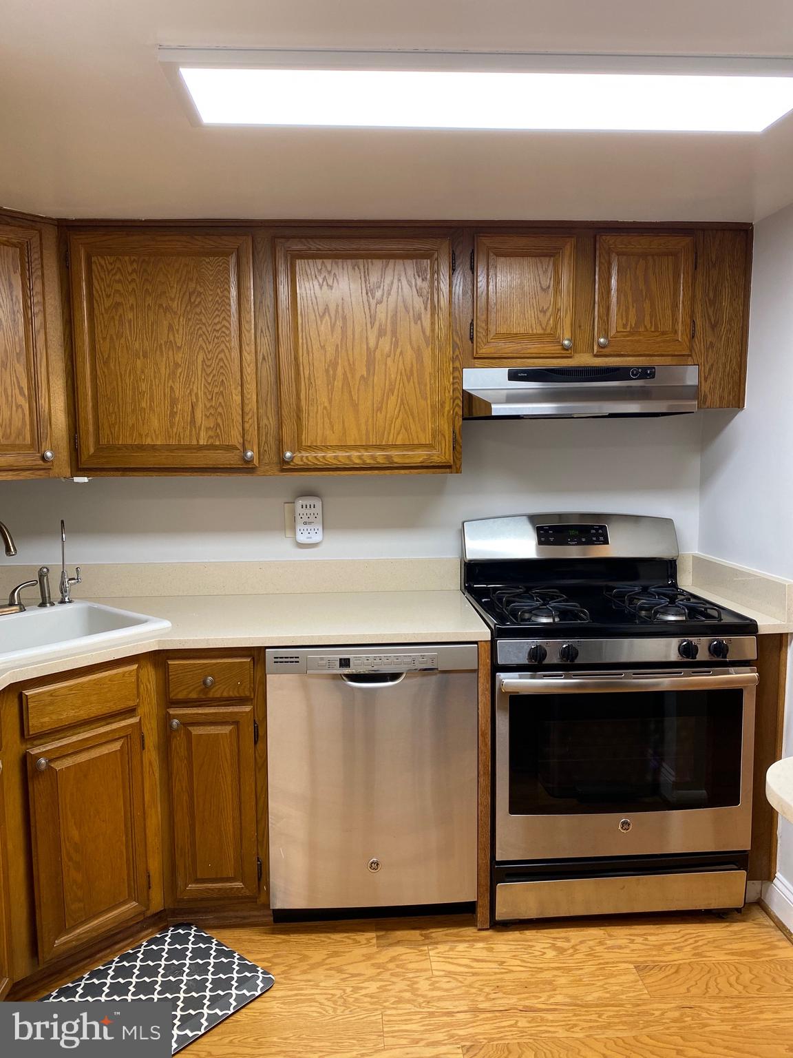 1402 Northgate Square, Unit 12B Reston, VA 20190 - Photo 7 of 14 Gallery Image 7