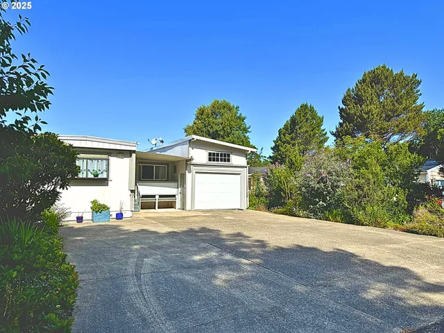 $268,000 | 1600 Rhododendron Drive, Unit 218, Florence, OR 97439