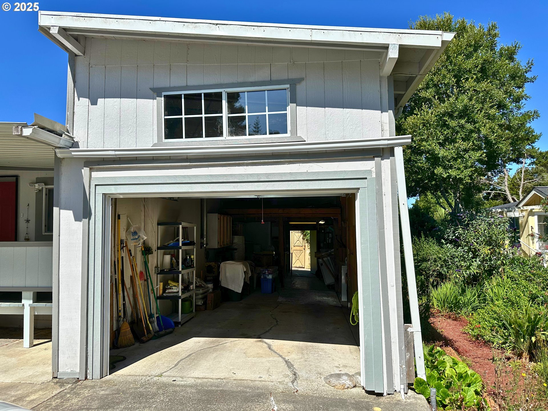 1600 Rhododendron Drive, Unit 218 Florence, OR 97439 - Photo 27 of 40 a view of a entryway of the house