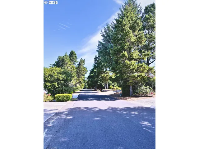 $268,000 | 1600 Rhododendron Drive, Unit 218, Florence, OR 97439