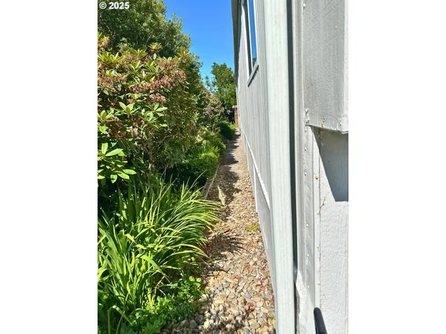 $268,000 | 1600 Rhododendron Drive, Unit 218, Florence, OR 97439