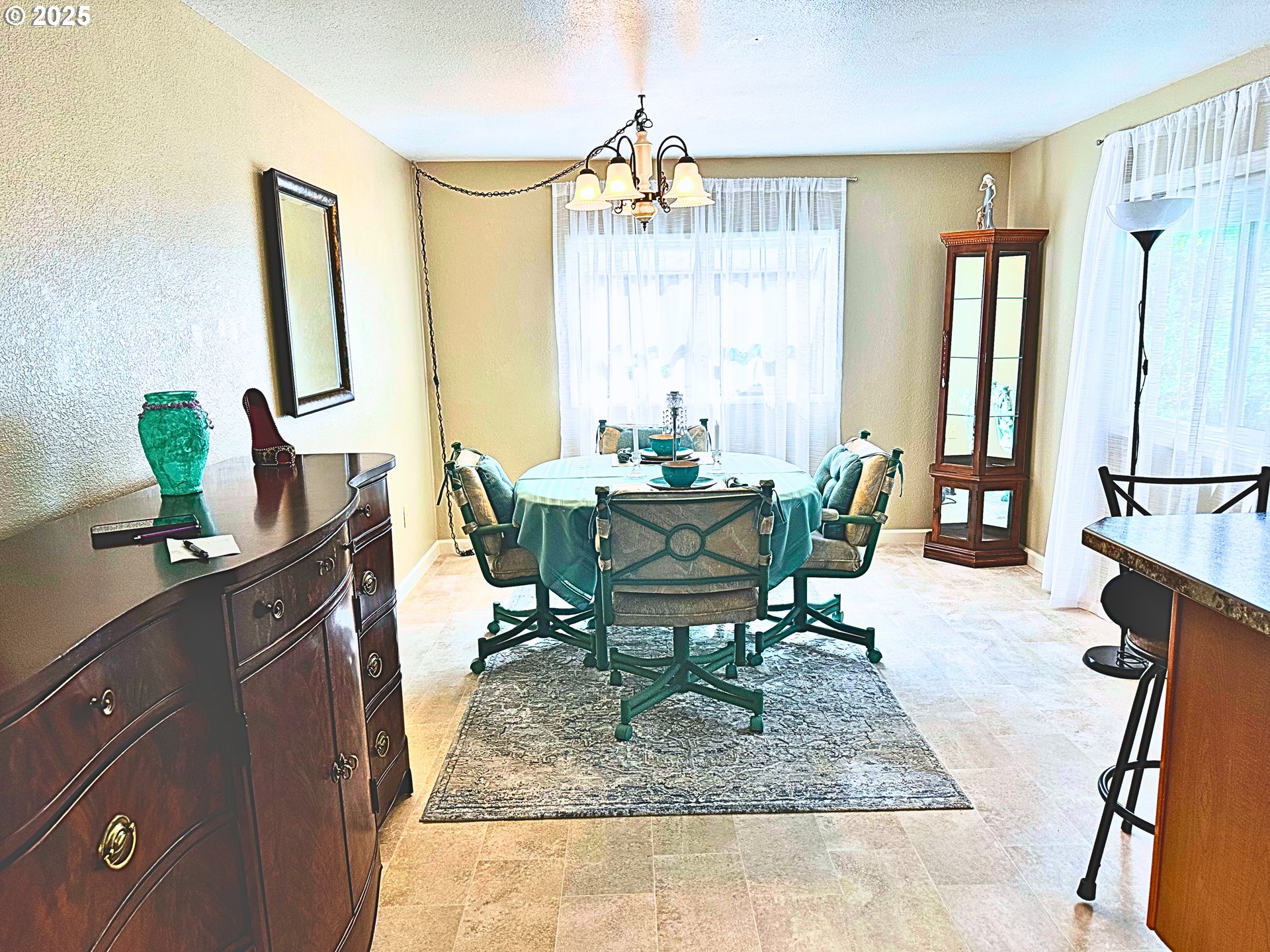 1600 Rhododendron Drive, Unit 218 Florence, OR 97439 - Photo 5 of 40 a dining room with furniture and window