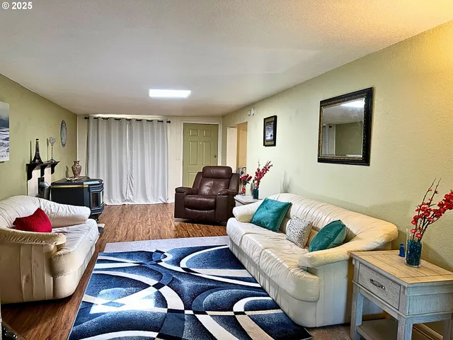 $268,000 | 1600 Rhododendron Drive, Unit 218, Florence, OR 97439