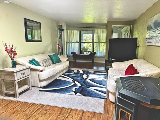 $268,000 | 1600 Rhododendron Drive, Unit 218, Florence, OR 97439