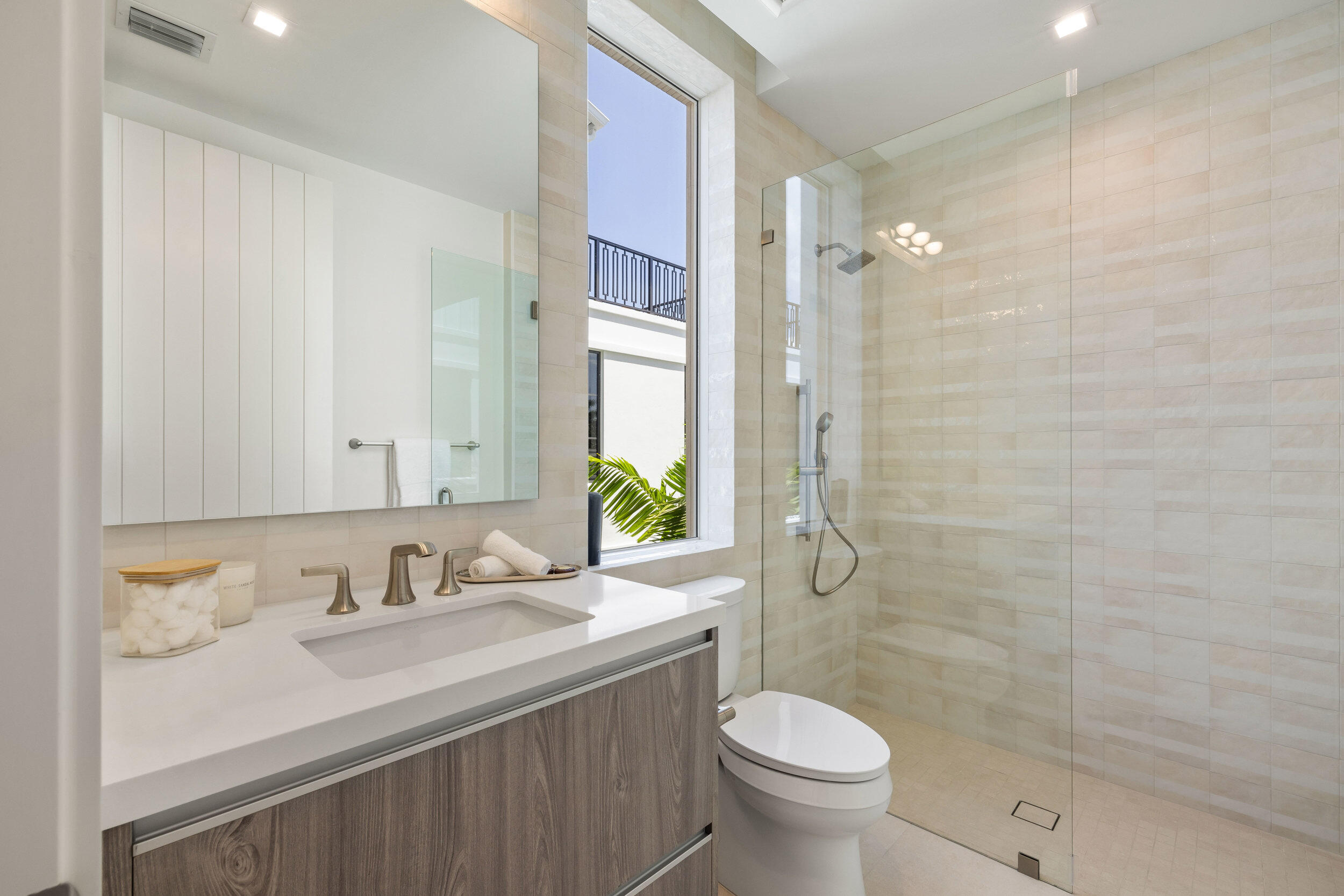 812 Palm Trail Delray Beach, FL 33483 - Photo 38 of 87 25_et6a4005