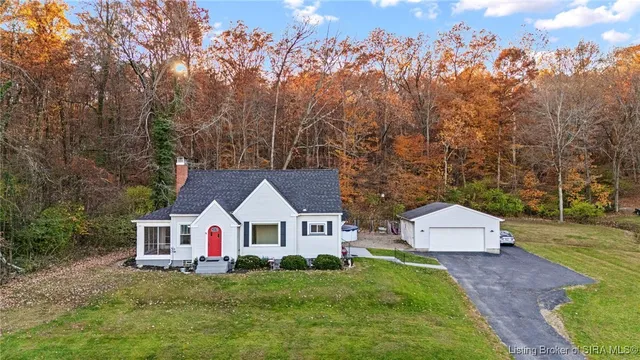 $289,900 | 1519 Valley View Road, New Albany, IN 47150