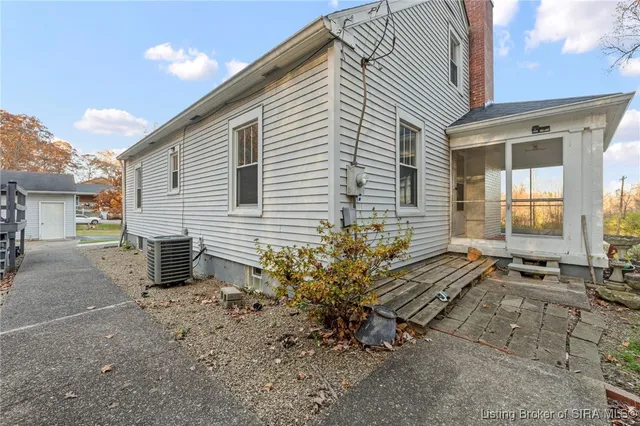 $289,900 | 1519 Valley View Road, New Albany, IN 47150