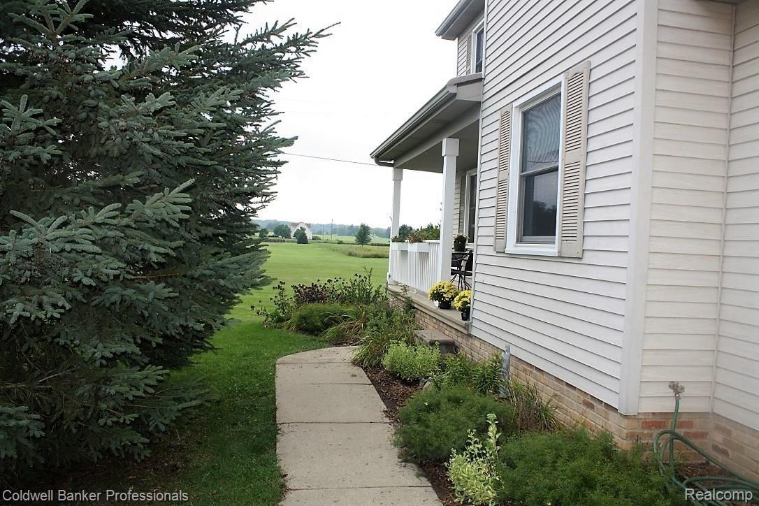 3256 Davis Lake Road Lapeer, MI 48446 - Photo 4 of 61 thumb_IMG_6875_1024.jpg