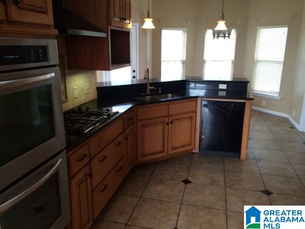 528 Cross Walk Bessemer, AL 35023 - Photo 10 of 37