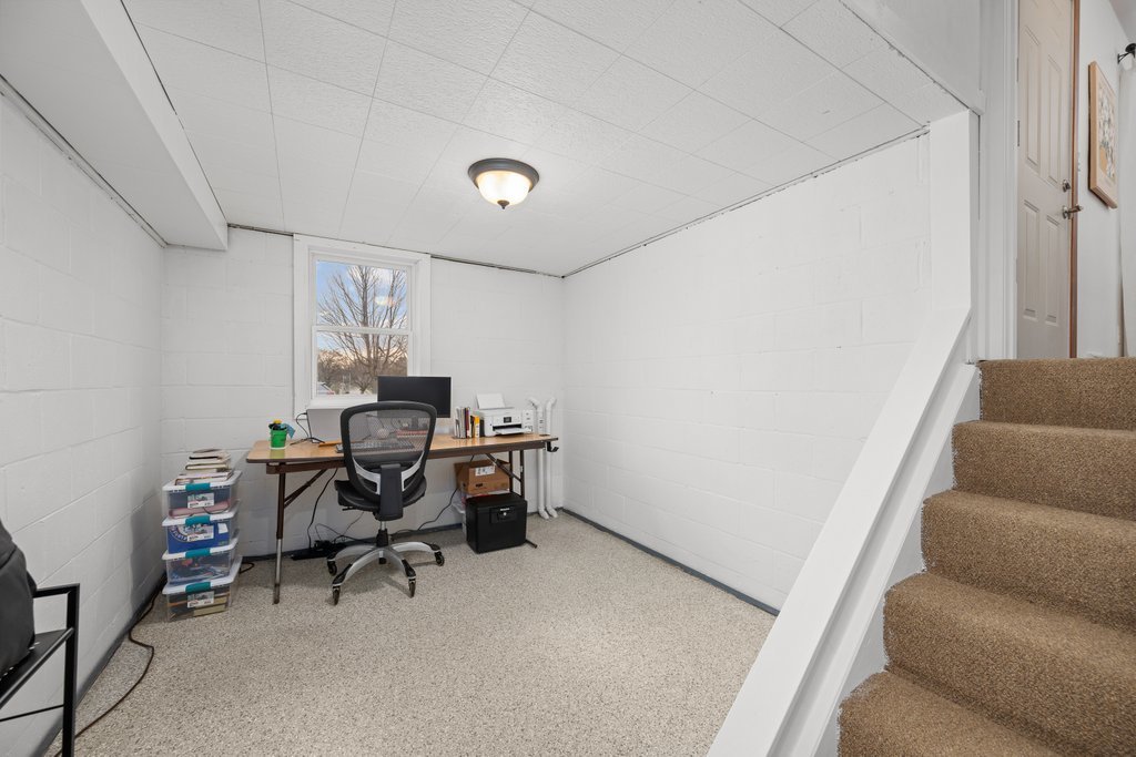 2225 Hillandale Road Davenport, IA 52804 - Photo 19 of 26