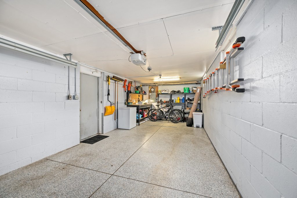 2225 Hillandale Road Davenport, IA 52804 - Photo 21 of 26