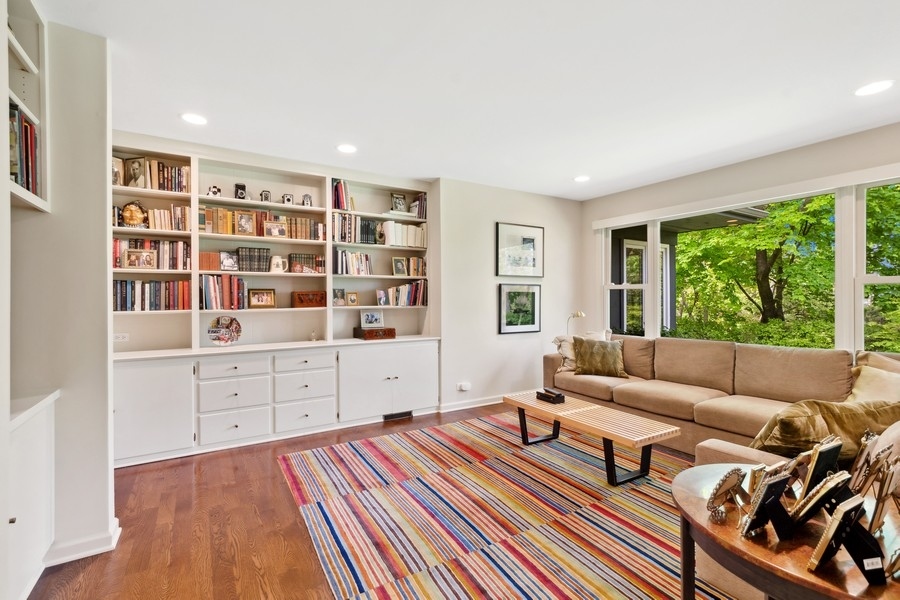 85 Riparian Road Highland Park, IL 60035 - Photo 20 of 31 a living room with furniture and a rug