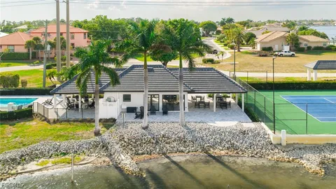 $779,000 | 5100 Harborage Drive, Fort Myers, FL 33908