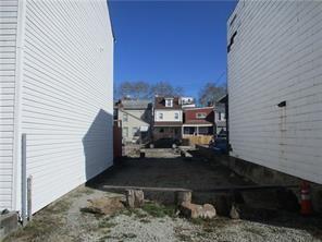 4550 Carroll Street Pittsburgh, PA 15224 - Photo 2 of 4 a view of balcony