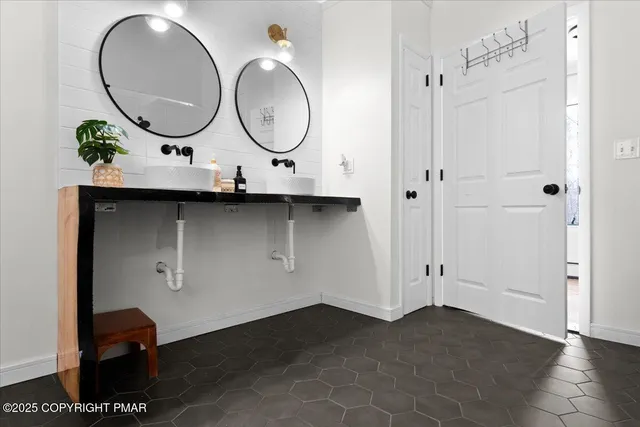 $425,000 | 357 Lee Lane, East Stroudsburg, PA 18302