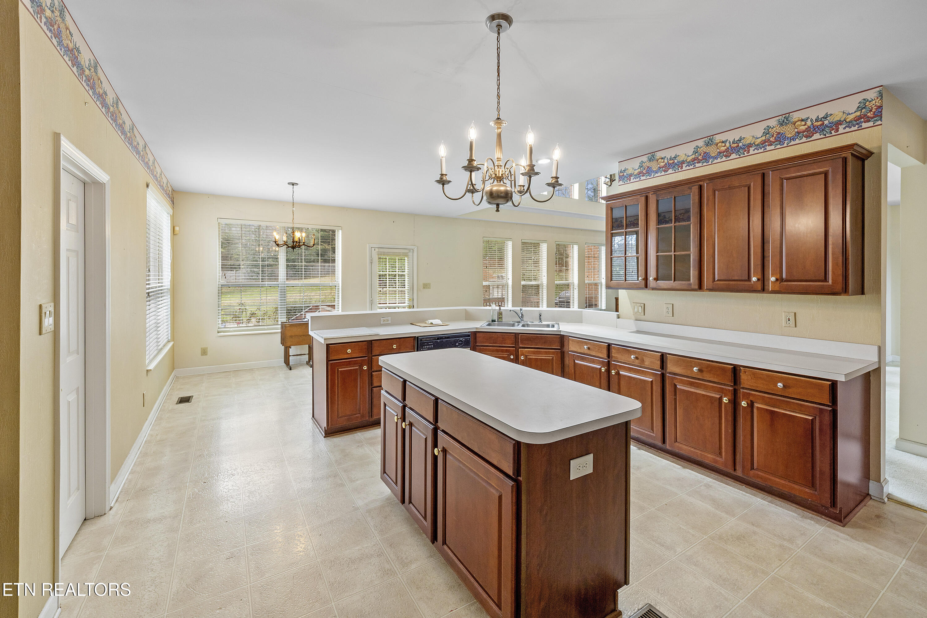 1249 Woodsboro Road Knoxville, TN 37922 - Photo 9 of 49 L40A3887