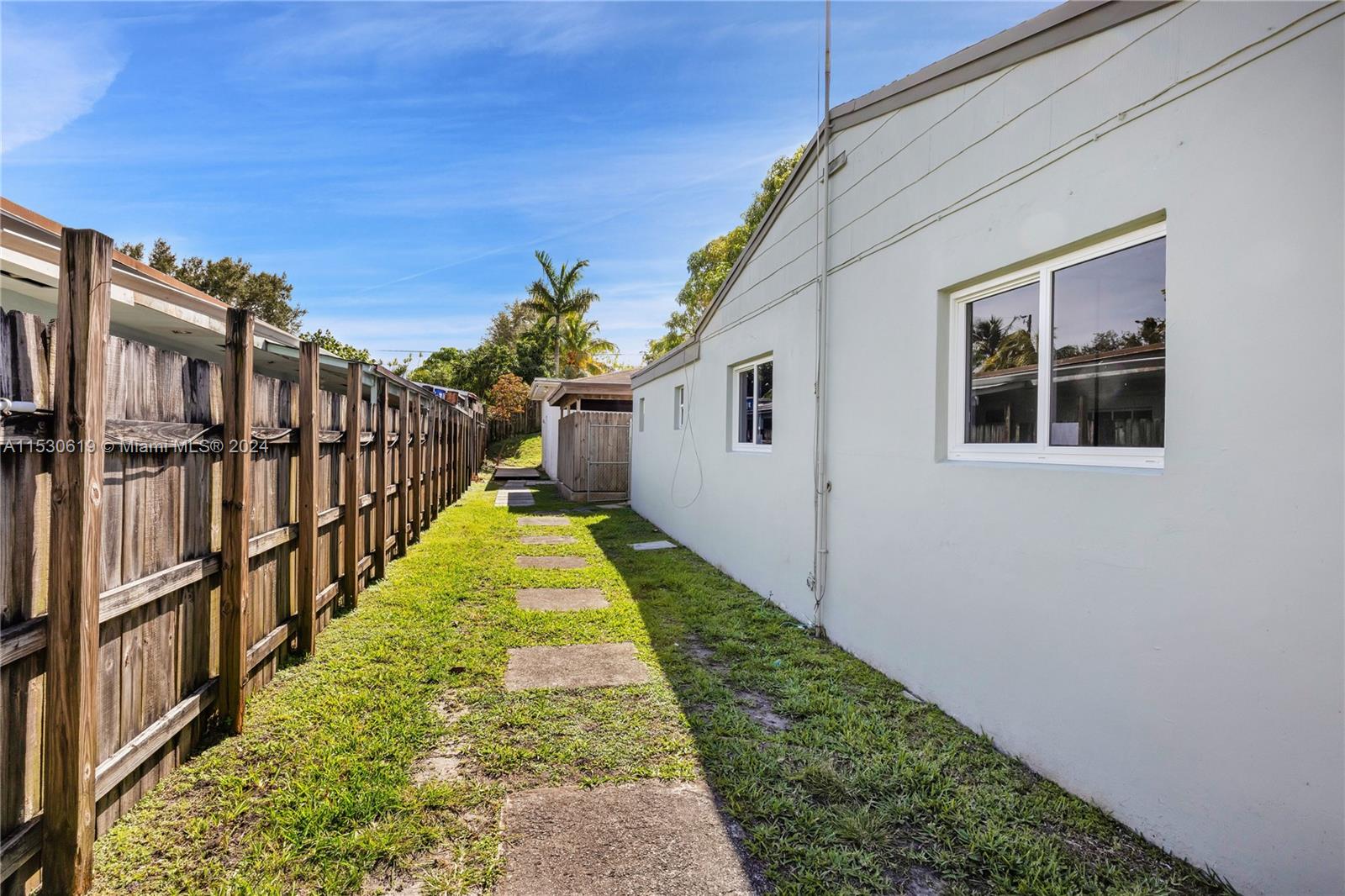 6520 Southwest 46th Street Miami, FL 33155 - Photo 35 of 40