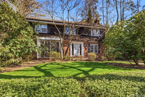 $1,875,000 | 216 Clent Road, Great Neck, NY 11021