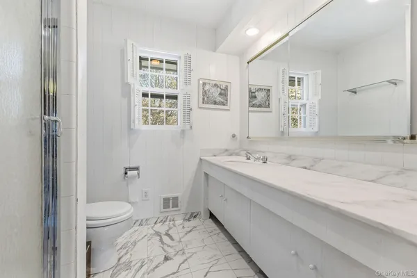 $1,875,000 | 216 Clent Road, Great Neck, NY 11021