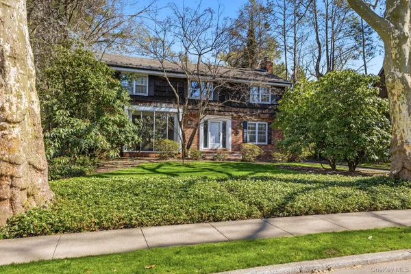 $1,875,000 | 216 Clent Road, Great Neck, NY 11021