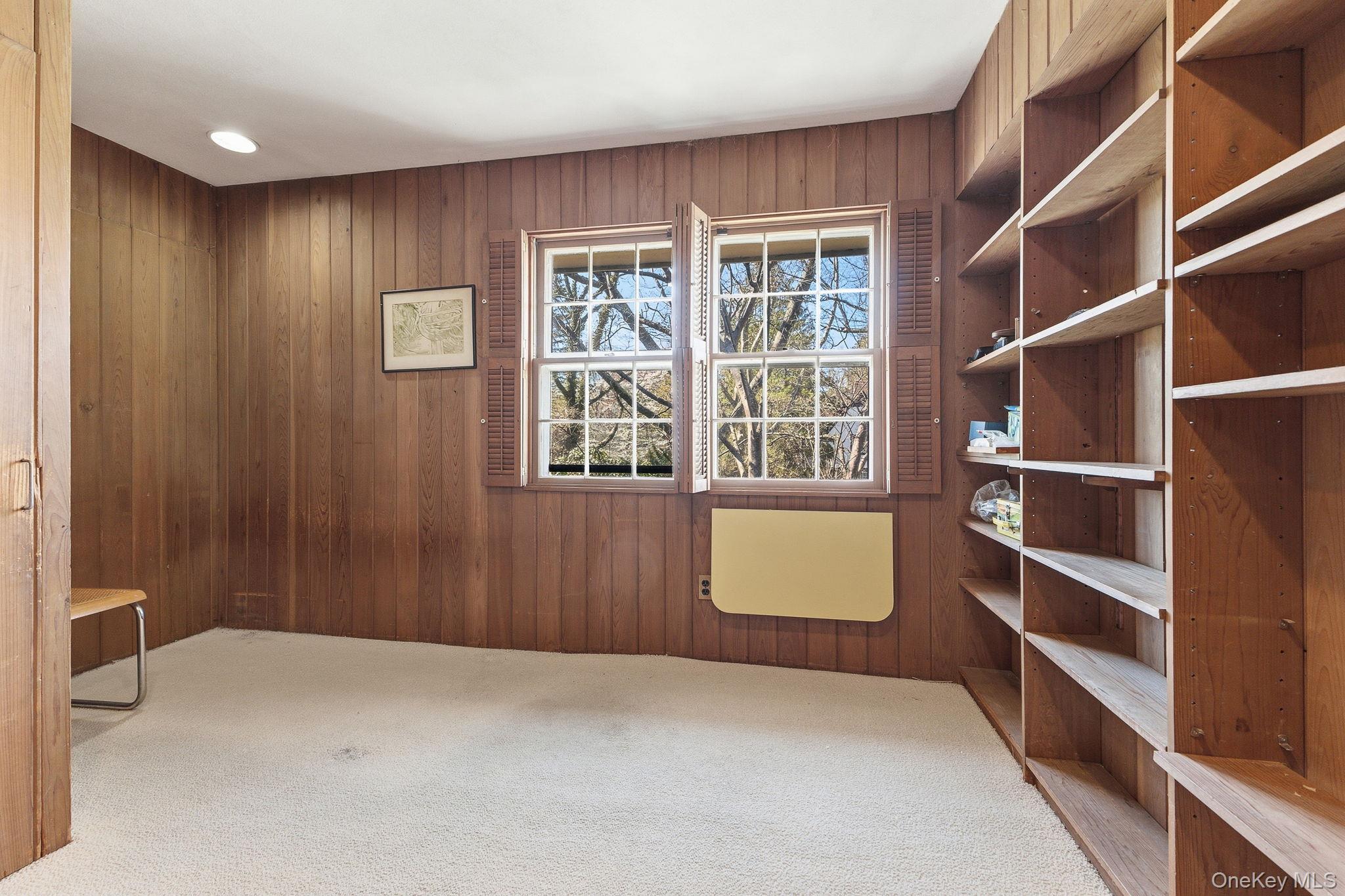 216 Clent Road Great Neck, NY 11021 - Photo 22 of 31