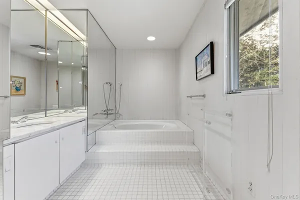 $1,875,000 | 216 Clent Road, Great Neck, NY 11021