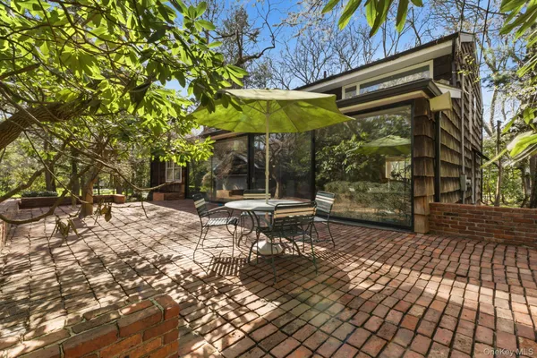 $1,875,000 | 216 Clent Road, Great Neck, NY 11021