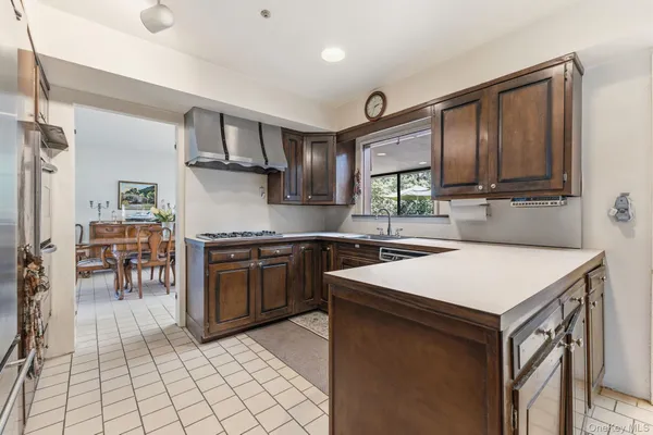 $1,875,000 | 216 Clent Road, Great Neck, NY 11021