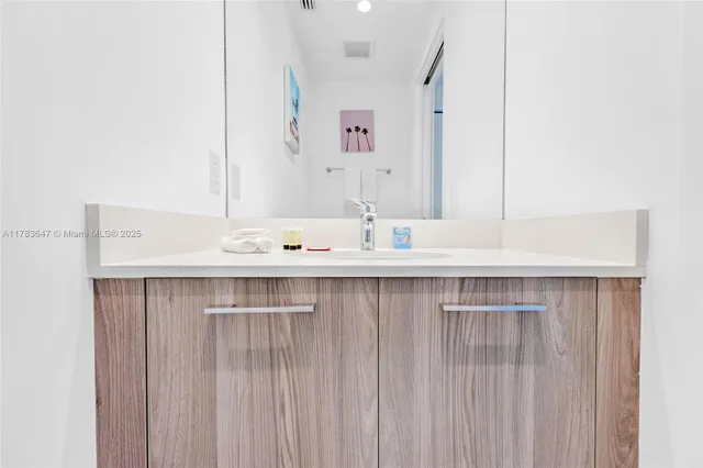 $3,400 | 501 Northeast 31st Street, Unit 3307, Miami, FL 33137