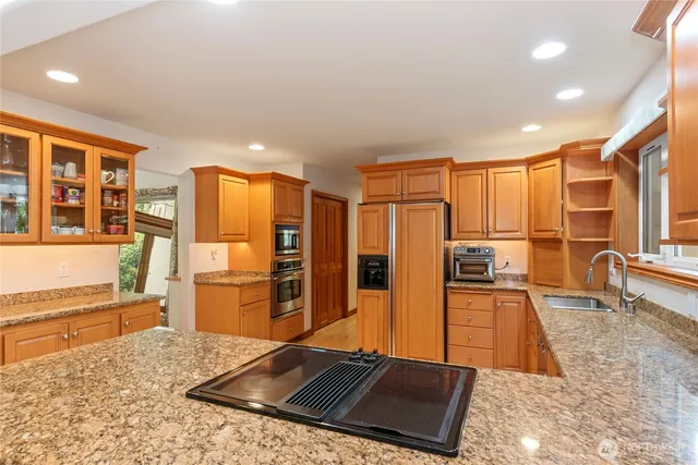 $789,500 | 121 Sterling Drive, Allyn, WA 98524