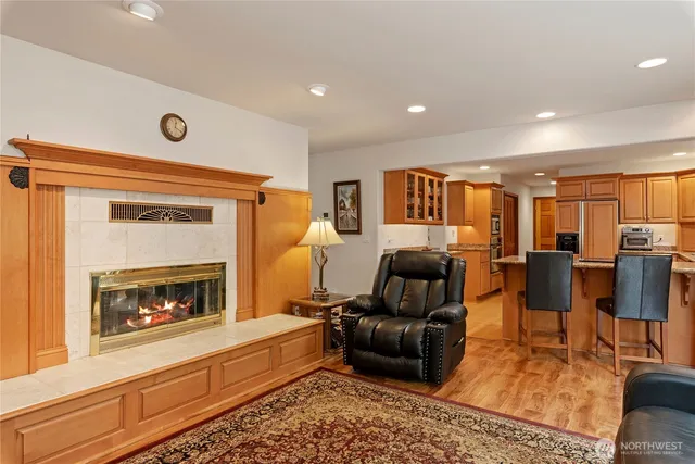 $789,500 | 121 Sterling Drive, Allyn, WA 98524