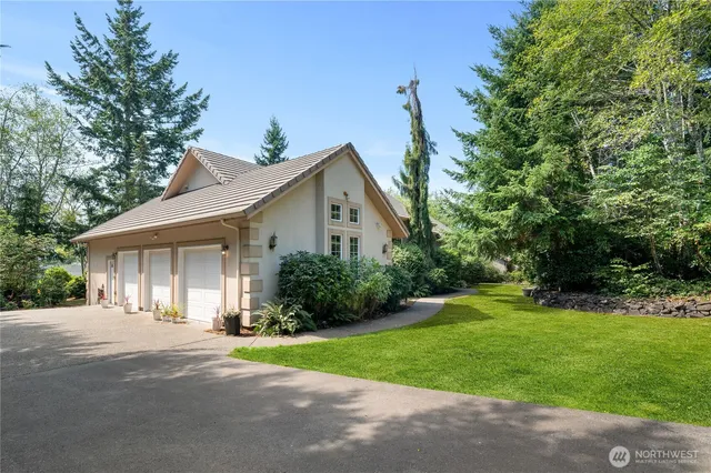 $789,500 | 121 Sterling Drive, Allyn, WA 98524